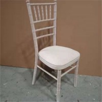 wedding tiffany chiavari chairs with seat pad